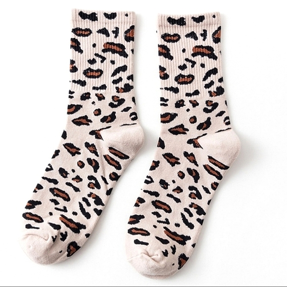 2 pack pair of leopard print medium thickness socks, purple & beige. - Picture 3 of 9